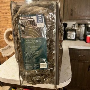 3 piece queen quilt two pillow shams matching set brown fuzzy